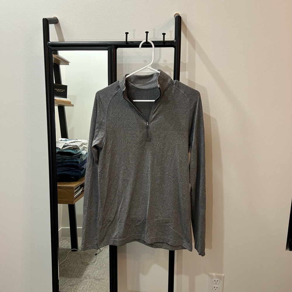 Small Lululemon Metal Vent Tech Quarterzip